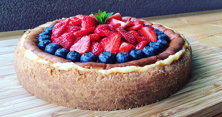 cheesecake with fresh strawberries